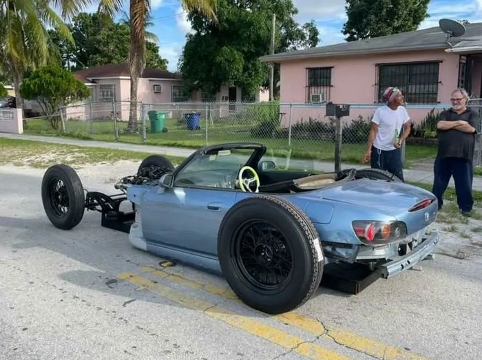 Modifikasi Honda S2000 kena ubahan ekstrem jadi rat rod garapan Village Customs, Amerika Serikat