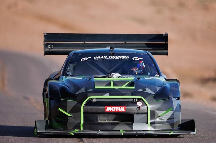 Modifikasi Nissan GT-R hardcore jadi mobil balap hill climb garapan Cole Powelson