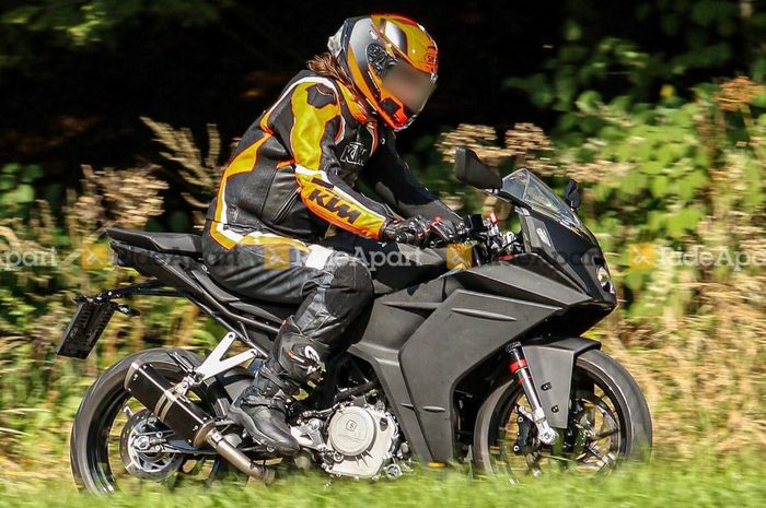 KTM RC390 vesi baru sedang dites jalan