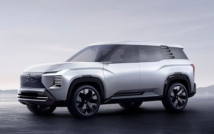 Mitsubishi DST Concept hadir sebagai calon SUV 7-seater baru dari Mitsubishi.
