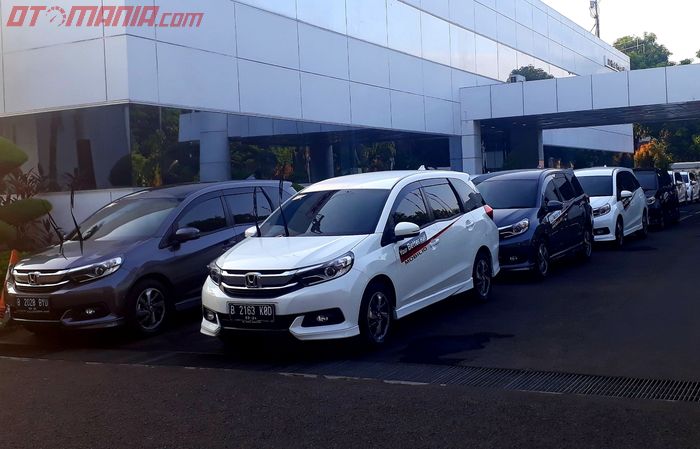 Honda Mobilio yang digunakan untuk uji irit bahan bakar