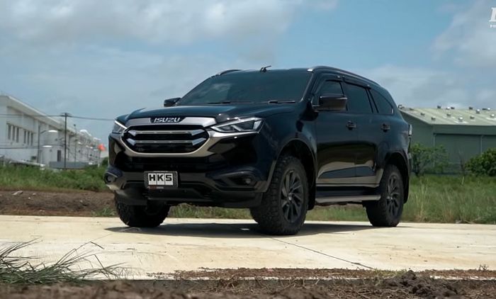 Modifikasi Isuzu MU-X baru ganti knalpot HKS Legamax Thailand