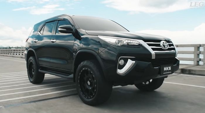 Modifikasi Toyota Fortuner gagah berkat ubah komposisi kaki-kaki