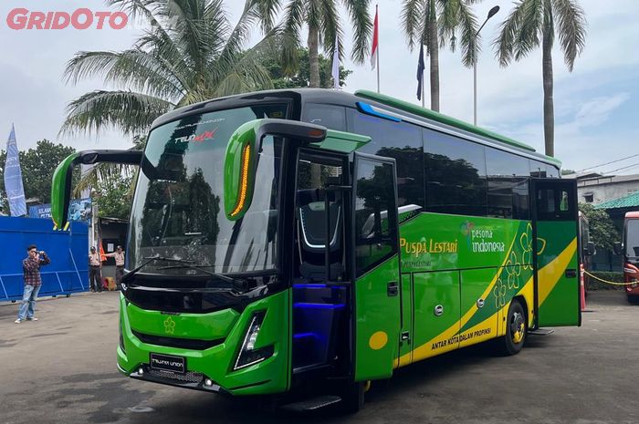 Medium bus baru karoseri Trijaya Union, Triun DX