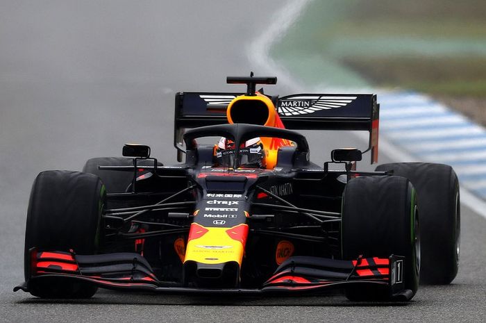 Pembalap Red Bull, Max Verstappen mengaku tak menyangka bisa memenangi F1 Jerman yang berjalan sangat kacau