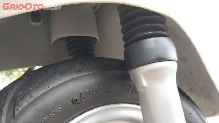 Karet boot di suspensi depan SYM Attila Venus 125