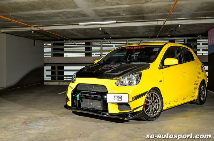 Modifikasi Mitsubishi Mirage dengan muka Evo X