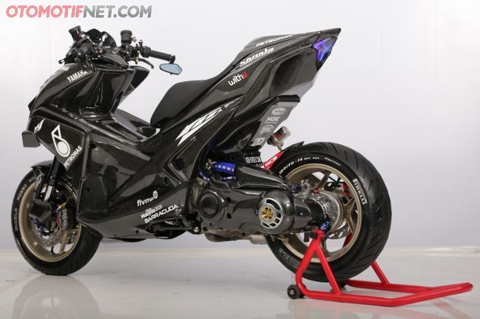 Yamaha Aerox 155 Bodi full carbon kevlar ala winter test motogp pemenang Customaxi Pontianak, modifikasinya patut diacungi dua jempol
