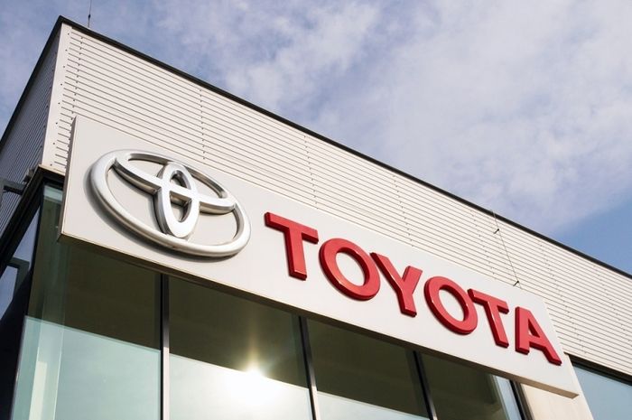 Toyota Motor Co. mengeluarkan pernyataan di laman resminya bahwa seorang karyawan pada pabrik Toyota di Prefektur Aichi, Jepang positif terjangkit virus Corona.
