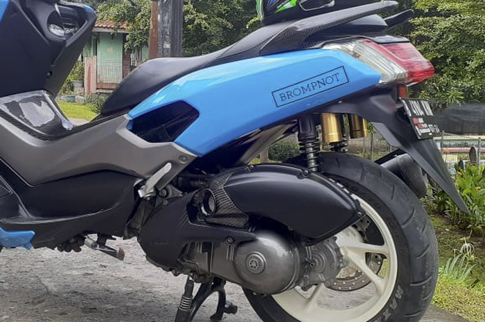 Racing abis! Yamaha NMAX custom tampilan sektor CVT dan filter udaranya kaya motor balap.