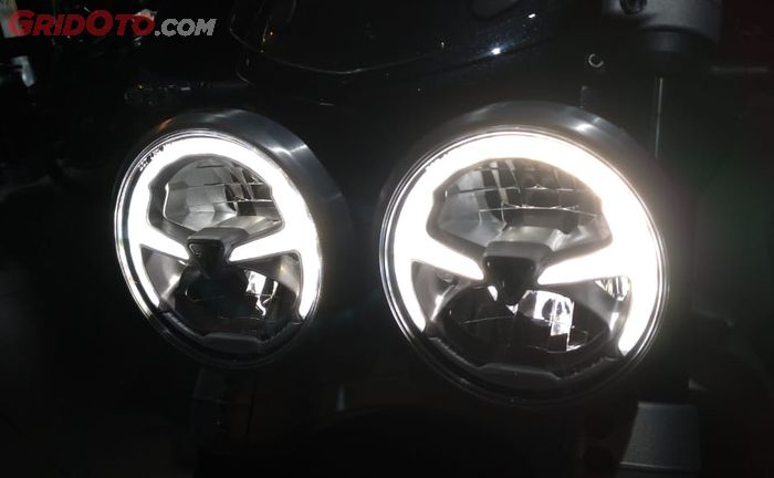 Lampu ganda Triumph Rocket 3 GT 2020