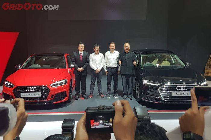 Segenap direksi PT Garuda Mataram dengan Audi A8 L dan RS 5 Coupe