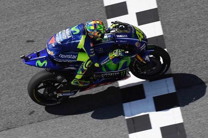 Valentino Rossi menyebut motor Yamaha andalannya masih memiliki kekurangan di sirkuit Sepang, Malays
