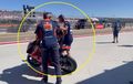 Curang, Tim Balap Max Biaggi Dihujat Usai Dua Kru Sengaja Menghalangi Laju Adrian Fernandez Saat Keluar Garasi di Moto3 Aragon 2022