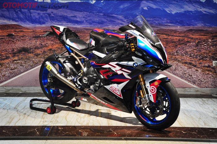 Modifikasi BMW S1000RR garapan One3 Motoshop