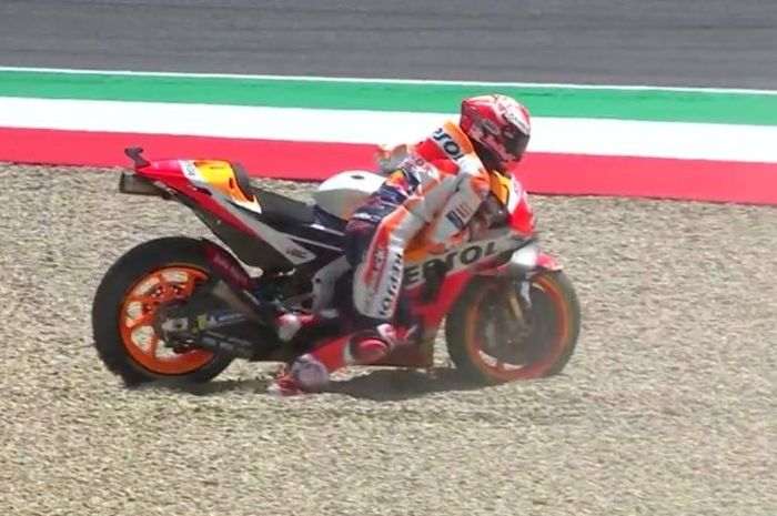 Marc Marquez terjatuh di MotoGP Italia