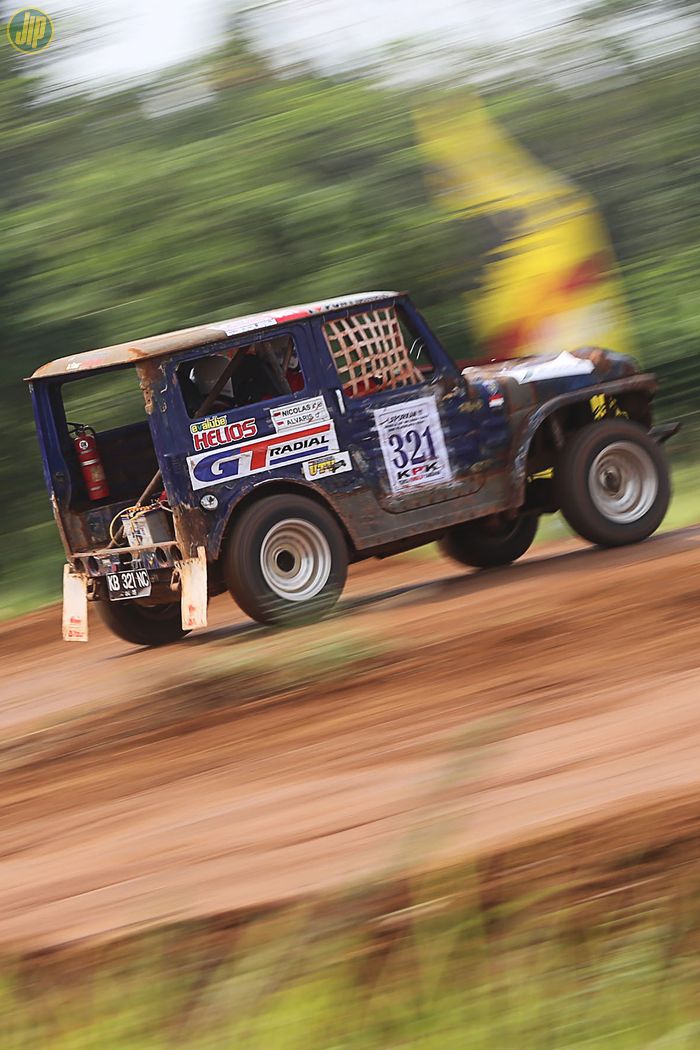 Jimny Jangkrik Karatan Ini Bikin Heboh Dunia Speed Off-Road Nasional