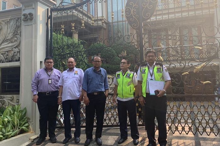 Tim BPRD bersama KPK saat razia door to door, Rabu (4/12/2019).