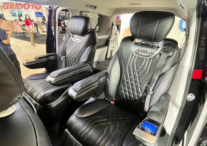 Kursi baris kedua VW ID. Buzz Eclipse Edition 