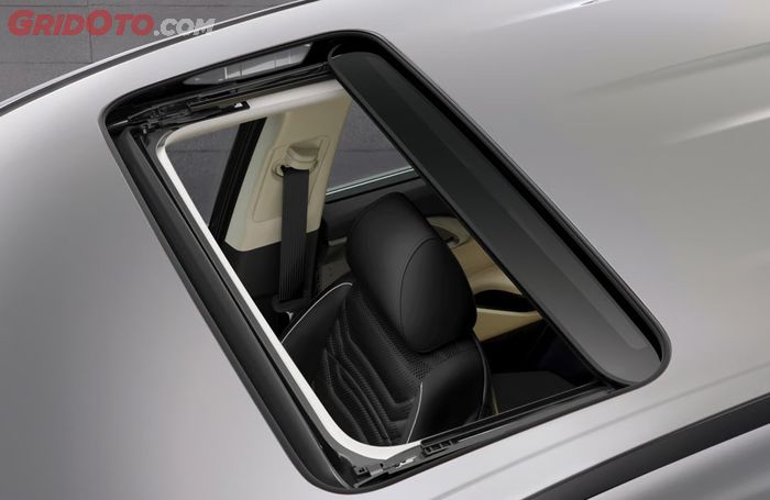 All New Carens hadir dengan sunroof yang membuat nya makin mewah