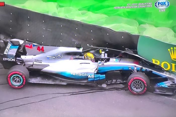 Lewis Hamilton harus mengakhiri perjalanannya di sesi kualifikasi GP F1 Brasil