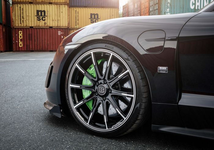 Modifikasi Prsche Taycan Turbo S pakai pelek Brabus Monoblock Z Platinum Edition