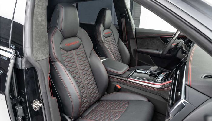 Tampilan kabin Audi RS Q8 ini juga dibuat sewarna eksterior