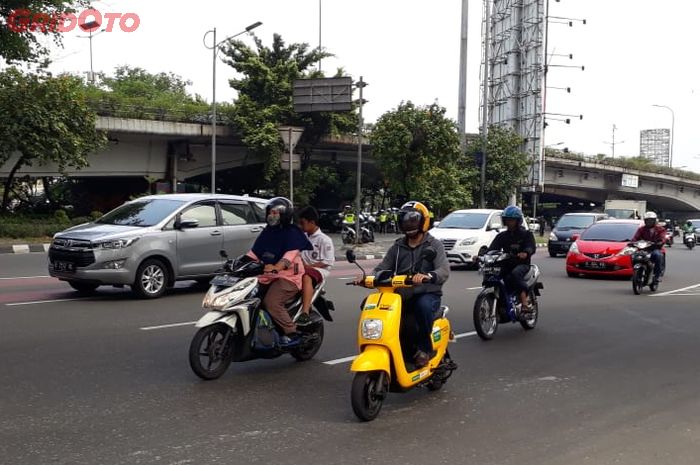 Mencoba Migo e-Bike di jalan raya