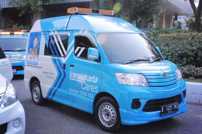 Layanan TransJakarta Cares dihadirkan PT Transportasi Jakarta bagi penyandang disabilitas menikmati moda TransJakarta