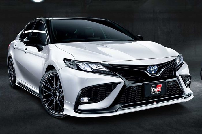 Modifikasi Toyota Camry facelift hasil garapan Gazoo Racing