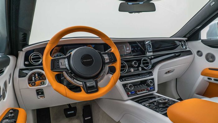 Tampilan interior modifikasi Rolly-Royce Ghost garapan Mansory