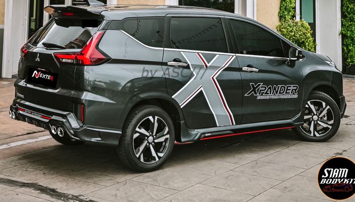 Tampilan samping modifikasi Mitsubishi Xpander facelift bergaya macho