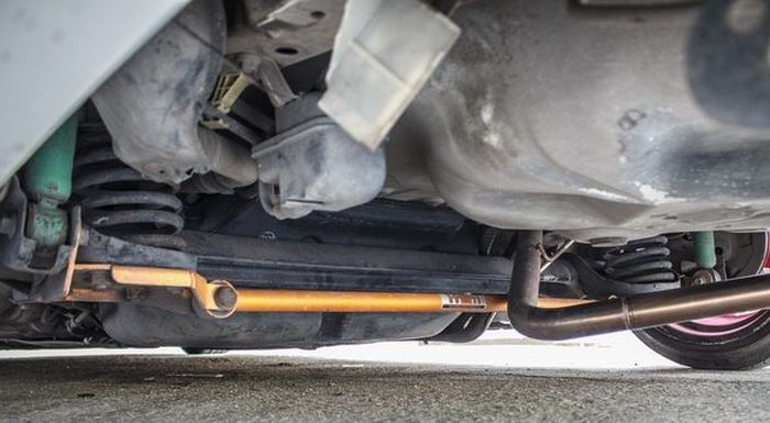 Modifikasi Toyota Vios, kaki-kaki dibuat kandas berkat custom shock absorder