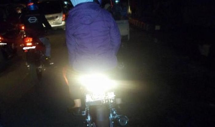 Lampu Rem Berwarna Putih