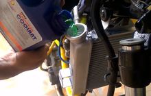 Lebih Lama dari Ganti Oli Mesin, Ini Jadwal Ganti Air Radiator Motor