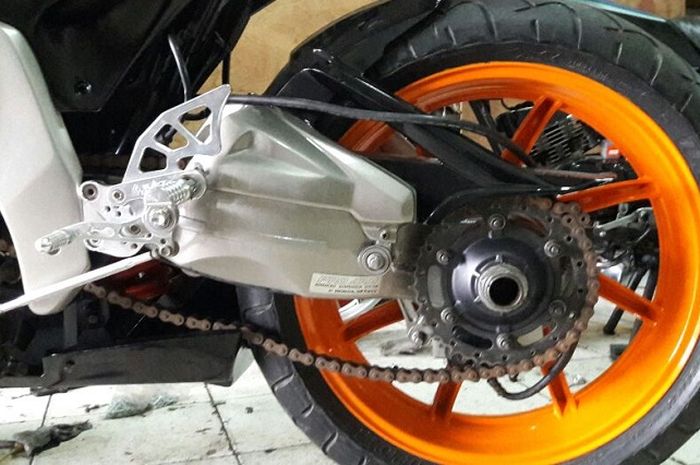 Selalu periksakan kondisi rantai motor secara berkala