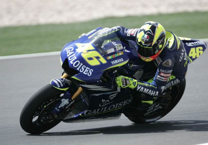 Valentino Rossi sukses meraih 11 kemenangan terjadi pada 2005 saat ia sudah menjadi pembalap Yamaha