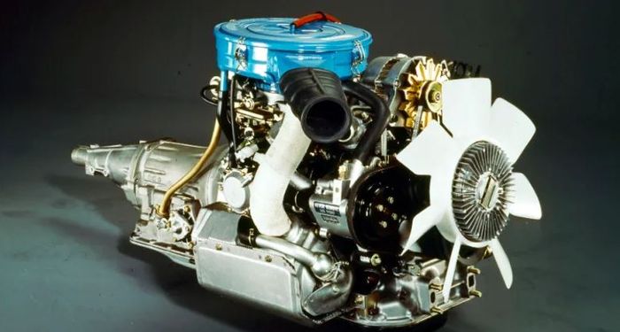 Mesin wankel buatan Mazda berkode 13B.