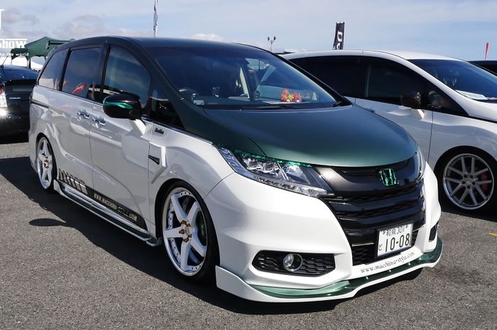 Modifikasi Honda Odyssey tampil sporty garapan Macchina, Jepang