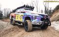 Mitsubishi Triton Paling Nyentrik, Berjubah Warna-warni, Siap Off-road