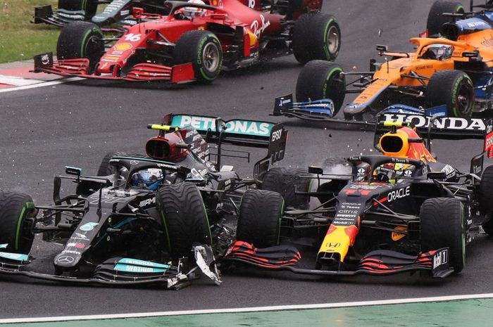 Valtteri Bottas yang menjadi penyebab kecelakaan pada F1 Hongaria 2021, menerima grid penalty di F1 Belgia 2021