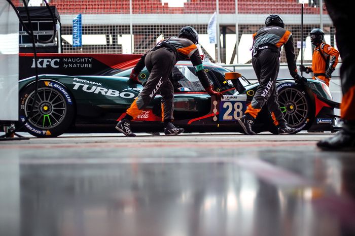 Sean Gelael dan Stoffel Vandoorne menggunakan mobil tim JOTA Sport nomor #28 di balap Asian Le Mans Series 2021