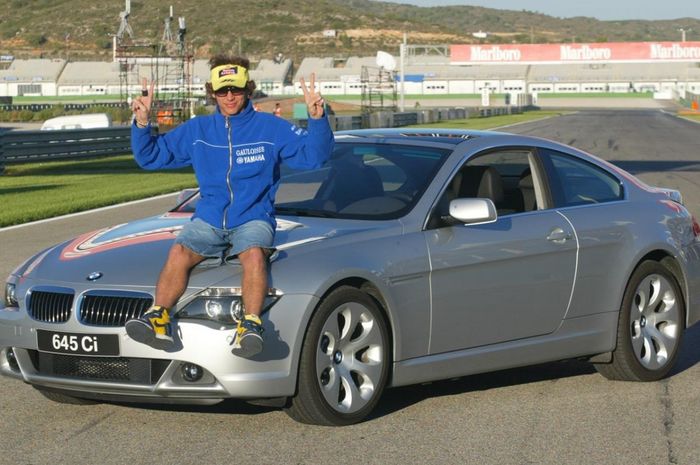 Valentino Rossi menang BMW M Award 2004