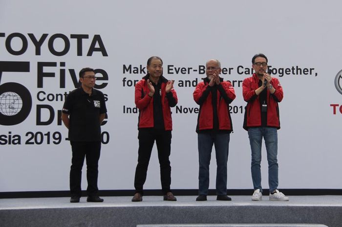 5 Continents Drive Singgah di Indonesia, Pelajari Jalan dan Bertemu Langsung Pengguna Mobil Toyota
