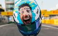 Keren Banget, Daniel Ricciardo Pakai Helm Spesial Tribute Valentino Rossi di F1 Italia 2022