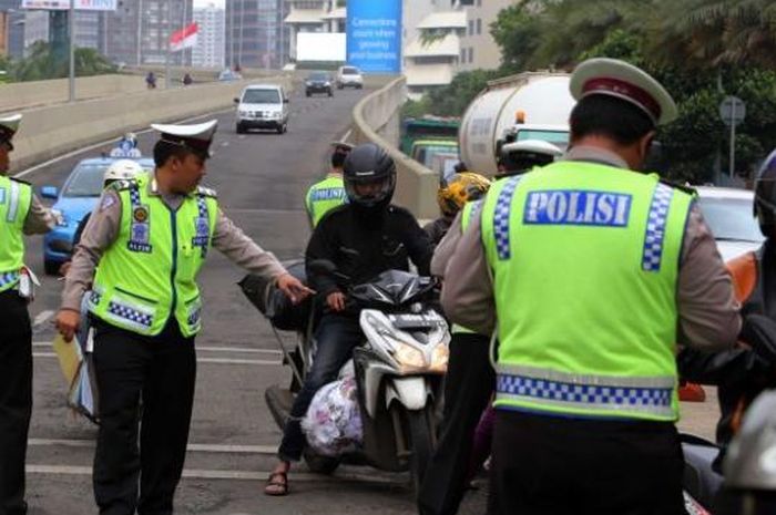 Ilustrasi razia Polisi