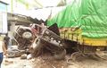 Video : Kecelakaan Maut di Bumiayu, Truk Hantam Area Parkir RS Siti Aminah