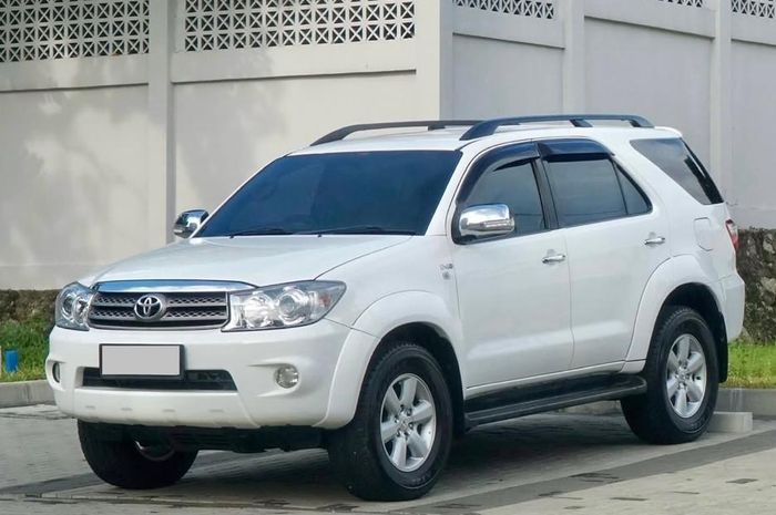 Ilustrasi. Toyota Fortuner Diesel tahun 2021 yang dijual Hebo Car