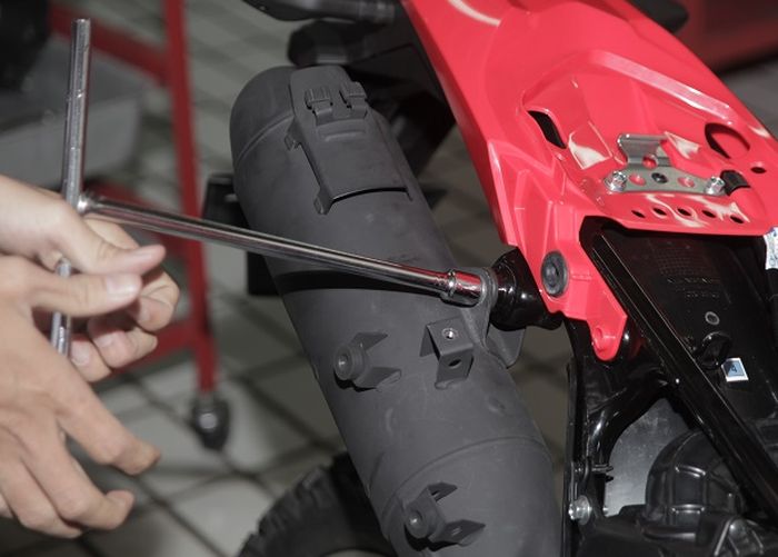 Gbr.2  Seting Suspensi All New Honda CRF150L Sesuaikan Pengendara