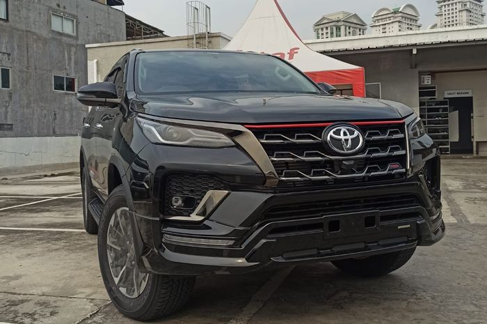 Tampilan depan Toyota Fortuner Facelift